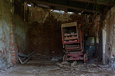 Toskana - Landgut Officine der Fattoria Meleto - Valdelsa Castelfiorentino, alte Dreschmaschine 