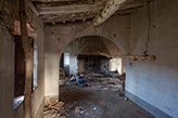 Landhaus Toskana, Bauernhaus Italien, Küche mit Holzbalkendecke und Kamin, Landgut Sodacci