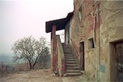 casa rurale con scala esterna, Toscana, Montefoscoli