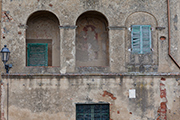Villa Montefoscoli loggia con affreschi