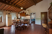 Ferienwohnung Agrotourismus Toskana Italien, Montelopio Landgut Landhaus Canale Salon Küche