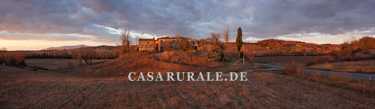 Podere La Badia - casa rurale con annessi e capella -  Montefoscoli Toscana